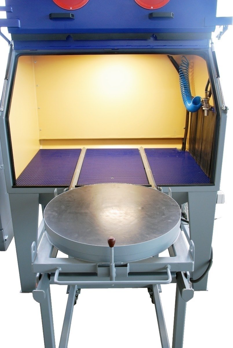 Strahlkabine Drehteller herausfahrbar